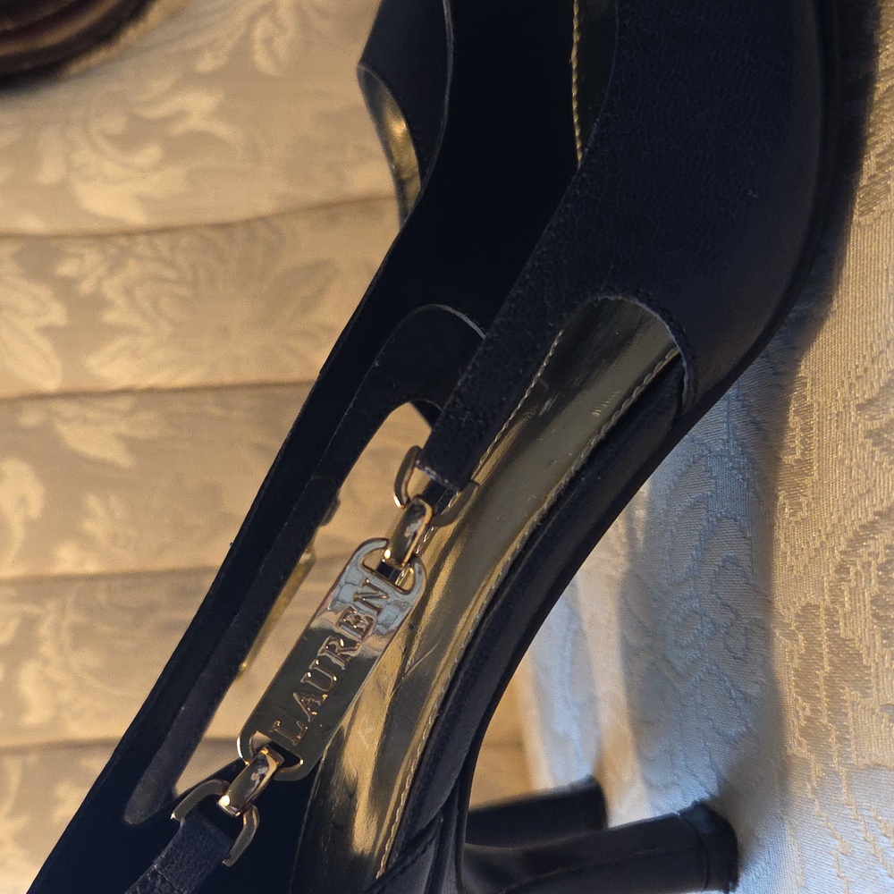 Ralph Lauren Elegant Navy Blue Leather Pumps SZ 8 - Worn Once - Picture 3 of 15